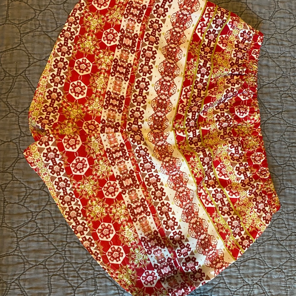 Multicolored patterned shorts - Picture 2 of 4
